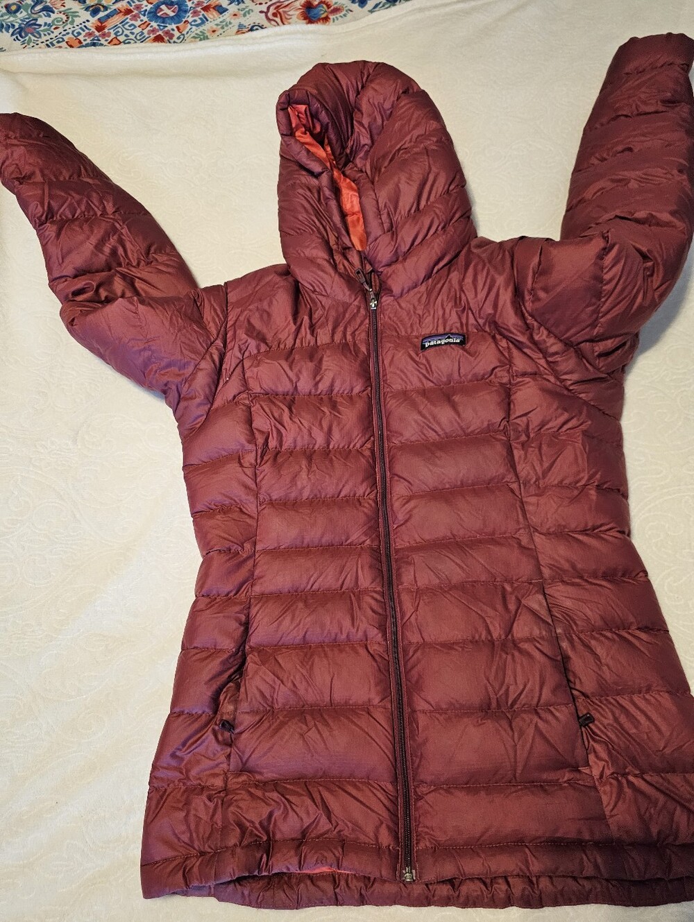 Patagonia Womens Small Down With It Hooded Jacket Burgundy Red Puffer Coat Euc